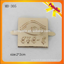 MB305 Neue quadratische geprägte Metallplatte Logo Tag für Cap Logo Label Gold Farbe